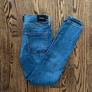 Express size 2 jeans. Never worn skinny jeans